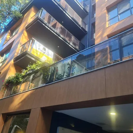 Апартамент Eras - център