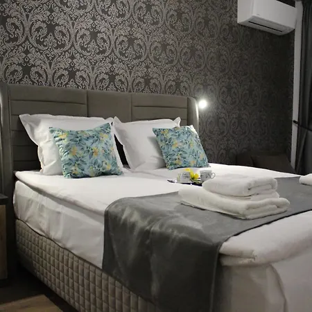 Eras - център * Warna